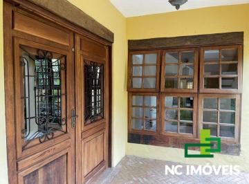 Casa · 535m² · 6 Quartos · 4 Vagas · Venda / Excelente Oportunidade!!  - Amplo imóvel na Martim de Sá.