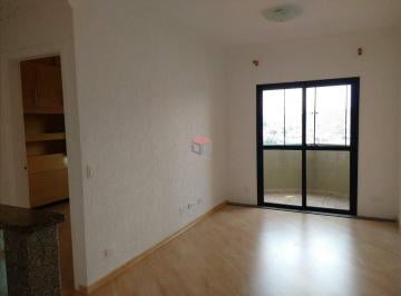 Apartamento · 42m² · 1 Quarto · 1 Vaga · Apartamento com 42m² com sala ampla com sacada envidraçada localizado no Centro de São Bernardo do C
