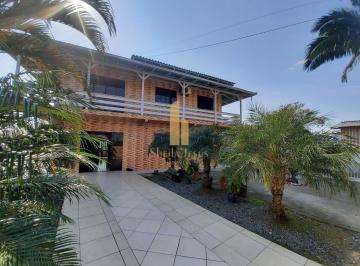 Rural · 792m² · 4 Quartos · Belíssima Chácara à Venda Rio Novo em Itajaí