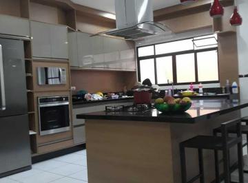 Casa · 299m² · 4 Quartos · 4 Vagas · Sobrado em Rua Roberto Badolato - Vila Nogueira - Diadema/SP