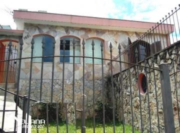 Casa · 447m² · 3 Quartos · 8 Vagas · Casa a venda próximo Chico Mendes 3 quartos - 447metros terreno