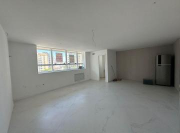 569349e4f0729f3b948b01a89003459d5218e9cf · Sala comercial com 40m² para locação no Centro de Florianópolis.