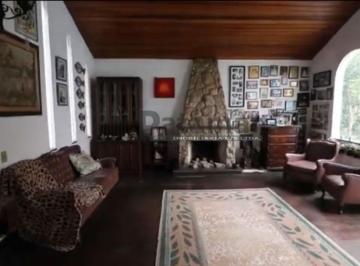 Casa · 300m² · 4 Quartos · 5 Vagas · Casa  a Venda com 4 quartos sendo 2 suites no Caxingui