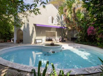Casa · 650m² · 4 Quartos · 4 Vagas · Ótima localização!