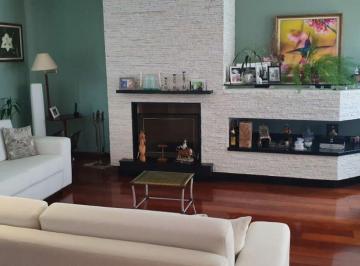 Casa · 450m² · 3 Quartos · 10 Vagas · Condomínio serra