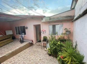 Casa · 125m² · 4 Quartos · 2 Vagas · Casa de 125m² localizada no Jardim Stella em Santo André - SP.