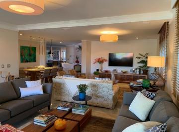 be57a80785ba6d9070f04bcfc29922d49a1e3194 · Casa com 4 quartos à venda, 595 m² por R$ 4.515.000 - Camboinhas - Niterói/RJ