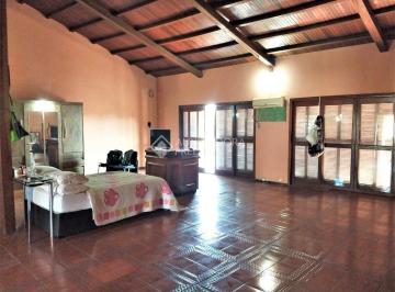 342734_i3X09gcU90c8P_34273460c9fbe569dec.jpg · Casa com dois pisos, 03 dormitórios, 1 suíte, lareira, na sala e na suíte, garagem fechada para 03