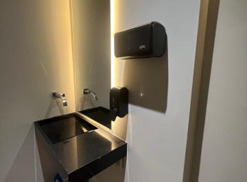 Comercial , São Paulo · Conjunto com 3 salas amplas, na Av. Brigadeiro L. Antônio.