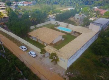 Casa · 400m² · 3 Quartos · 10 Vagas · Casa com ampla área verde