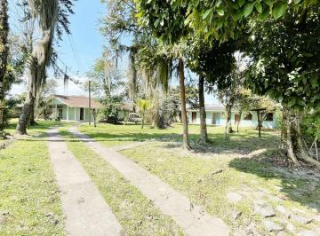 Amplo quintal · Casa em Picarras - Guaratuba, PR