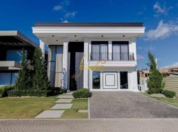 Casa · 472m² · 5 Quartos · 2 Vagas · Sobrado finamente mobiliado e decorado com 472m2 de área construída e piscina