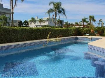 Casa · 660m² · 5 Quartos · 2 Vagas · Sobrado Enseada com 05 suítes, piscina