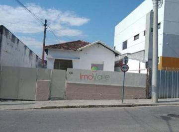 9ae844d84c7e57e0001f9f1b851247d041a25c01 · Casa antiga com terreno Bela Vista