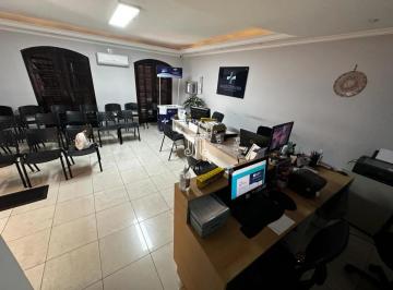 Casa · 363m² · 3 Quartos · 8 Vagas · EXCELENTE CASA LOCALIZADA NO BAIRRO JARDIM CICA, NA CIDADE DE JUNDIAÍ-SP.