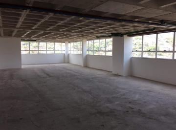 Comercial · 2447m² · 44 Vagas · Alto padrão de acabamento