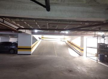 hyu15zy2odm1y2fkmtbizjq2_md · Estacionamento com 51 vagas com 568,70 m²