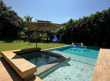 Foto 02 · CASA À VENDA ENSEADA DO CASTELO, PRAIA DO FORTE, R$ 9.499.000,00, PORTEIRA FECHADA, 5 SUÍTES, PISCIN