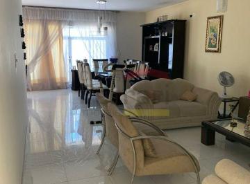 Casa · 440m² · 6 Quartos · 5 Vagas · Sobrado à venda no Tremembé, 3 dormitórios, 1 suíte, 5 vagas, piscina, jardim. Estuda permuta !
