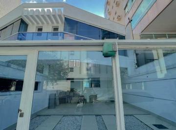 Casa · 200m² · 4 Quartos · 2 Vagas · Oportunidade Única: Linda Casa com 4 Quartos, Suítes e Quintal com Churrasqueira!