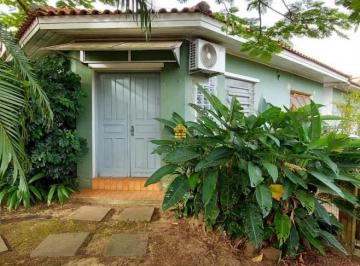 Casa · 4 Quartos · 2 Vagas · Casa de esquina em excelente localização - Bairro Scharlau
