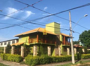 Casa · 495m² · 4 Quartos · 5 Vagas · Sobrado de alto padrão - Bairro Itapema
