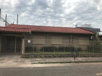 Casa · 200m² · 4 Quartos · 4 Vagas · Casa com 4 dormitórios reformada com Localização Central