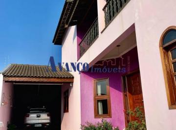 Casa · 300m² · 3 Quartos · 7 Vagas · Lindo Sobrado com salão comercial no Jardim Martins em Jundiaí