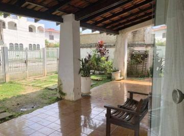 efc38564121a24da68f96b1c3bf8567c8c181cf9 · Casa á venda com 250 metros no Guarujá, praia da Enseada, região Aquário.