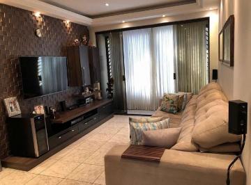 Foto 01 · Sobrado com 250 m²