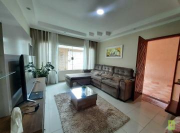 Casa · 224m² · 2 Quartos · 4 Vagas · More perto de tudo que você precisa!