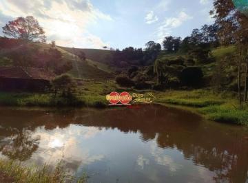 872dfae998467d74ba1daa1ac88d39b56ee4352b · Fazenda Rural / Piracaia