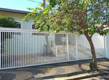 Foto 01 · Casa para locação ou venda na Vila Marieta em Campinas. 3 dormitórios.