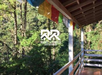 Casa · 404m² · 5 Quartos · 6 Vagas · Bela Propriedade na Cascata dos Amores