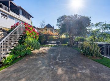 Casa · 146m² · 4 Quartos · 4 Vagas · Casa com 4 quartos em condomínio em Bonsucesso, Petrópolis.