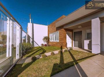 Casa · 242m² · 4 Quartos · 2 Vagas · Casa a Venda no Centro - Pelotas-RS