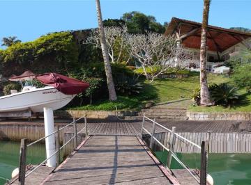 Casa , Angra dos Reis · Casa tríplex, localizada em canal navegável, com estrutura náutica completa.