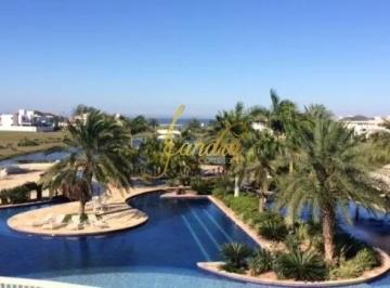 Casa · 540m² · Lote em condomínio em Torres beira mar com 540m²