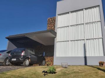 Casa · 220m² · 5 Quartos · 4 Vagas · Casa no Condomínio Solaris