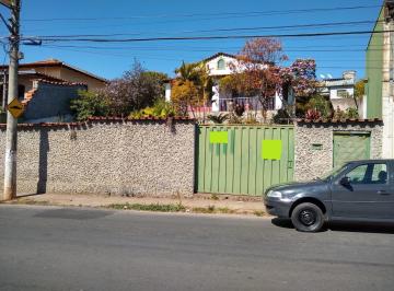 Casa de 3 quartos, Lavras · Linda Casa á Venda em Lavras Minas Gerais com Três Dormitórios e uma Suíte.