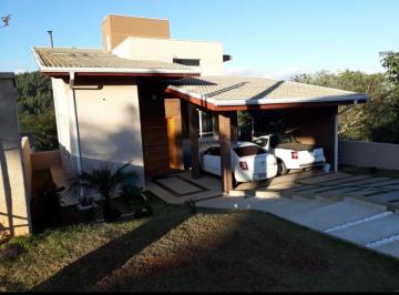Casa de 4 quartos, Bragança Paulista · Belíssimo Sobrado com 4 Dormitórios e Piscina Aquecida no Campos do Conde