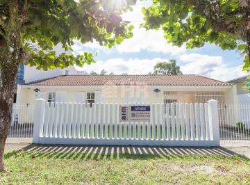 Casa · 231m² · 7 Quartos · 4 Vagas · Casa com 07 dormitórios em Caiobá e amplo terreno