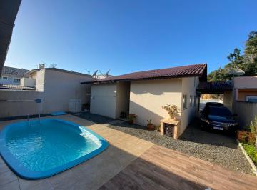 Casa de 4 quartos, Balneário Piçarras · CASA COM PISCINA - PROX BETO CARRERO -NATAL E ANO NOVO JA LOCADA