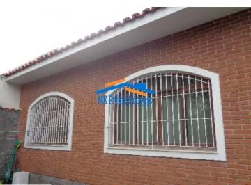 Casa · 138m² · 2 Quartos · 6 Vagas · Ótima Casa 2 dorm grandes + Edícula A.T. 250 mts 6 vagas Bela vista