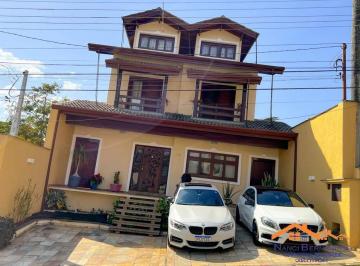 Casa · 300m² · 3 Quartos · 2 Vagas · LINDA CASA EM CONDOMÍNIO FECHADO DE ARUJA NA MELHOR LOCALIZAÇÃO. CONFIRA!