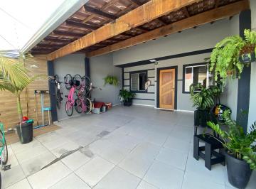 Casa · 100m² · 3 Quartos · 2 Vagas · Casa com 03 dormitórios sendo 01 suíte e 02 vagas