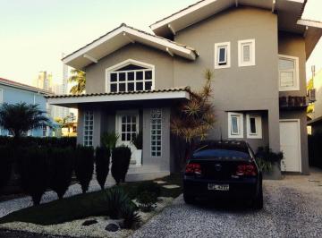 Casa · 220m² · 3 Quartos · 2 Vagas · Excelente casa com marina privativa em Balneário Camboriú