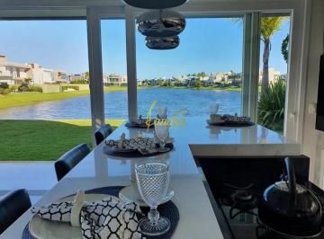 Casa · 370m² · 5 Quartos · 15 Vagas · BEIRA DE LAGO, VISTA PANORÂMICA com 05 suites