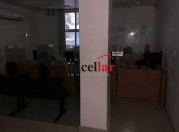 Comercial · 640m² · Sobreloja : / Comercial / Centro