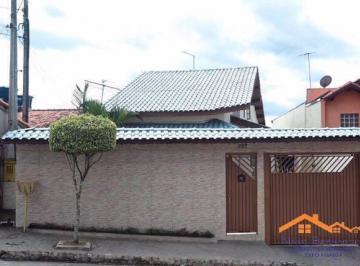 Casa · 250m² · 3 Quartos · 6 Vagas · EXCELENTE CASA COM AREA DE LAZER , CONFIRA!!!